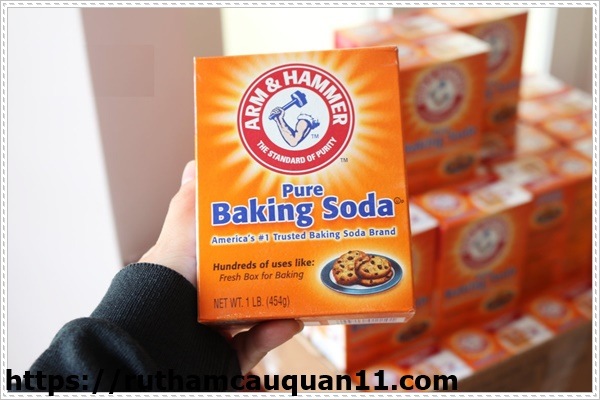 thông cống tại nhà với baking soda