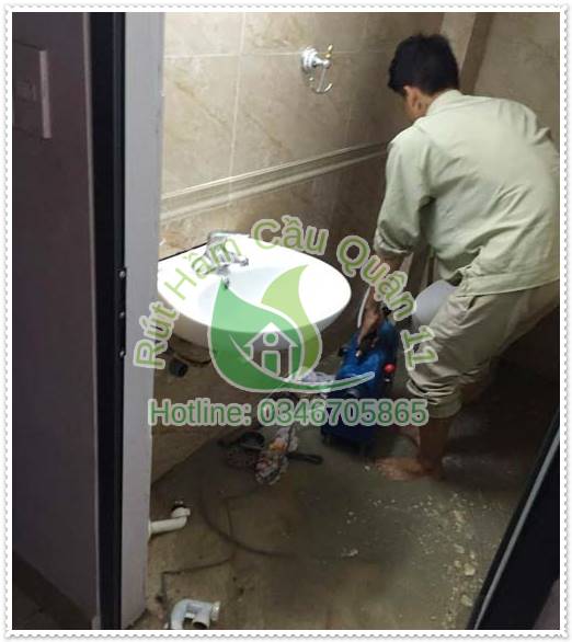 Kiểm tra phao nước bằng nhựa