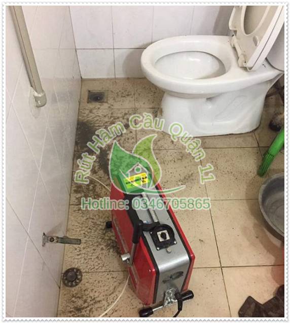 Ống thoát nước bồn cầu gây mùi hôi