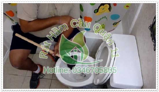 C&acirc;y th&ocirc;ng bồn cầu hiệu quả sau khi d&ugrave;ng