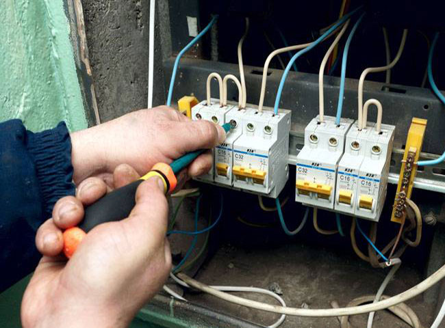 Thợ sửa điện nước quận 11 và cách chọn công ty